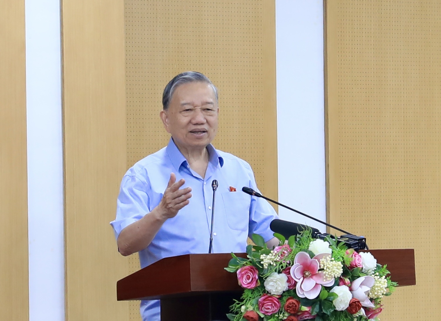 Máximo líder de Vietnam se reúne con los electores de Hanói tras el período de sesiones de la Asamblea Nacional